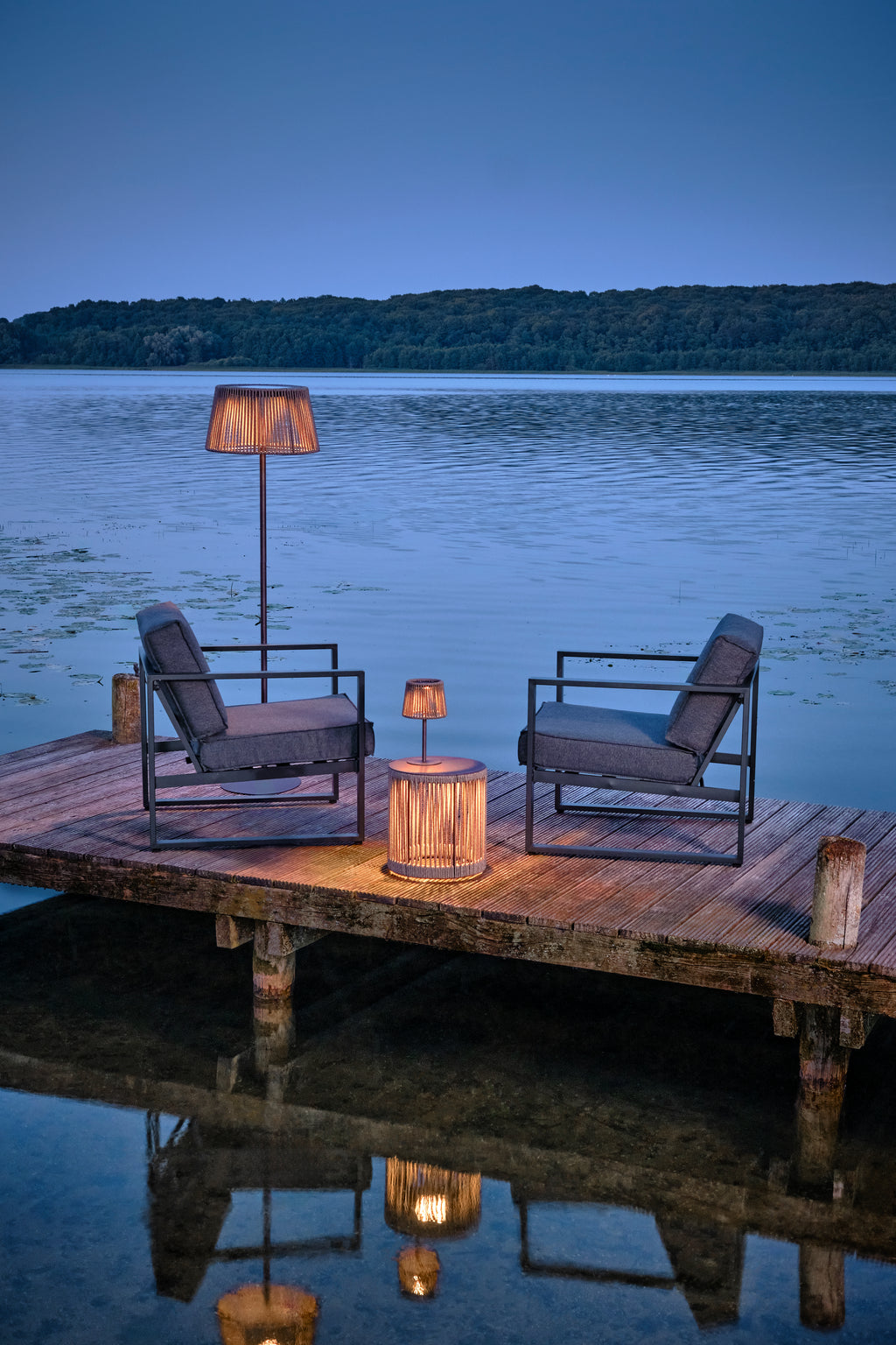 VI 146002-146004-146005_LUMEN_Lampen_mood.jpg
