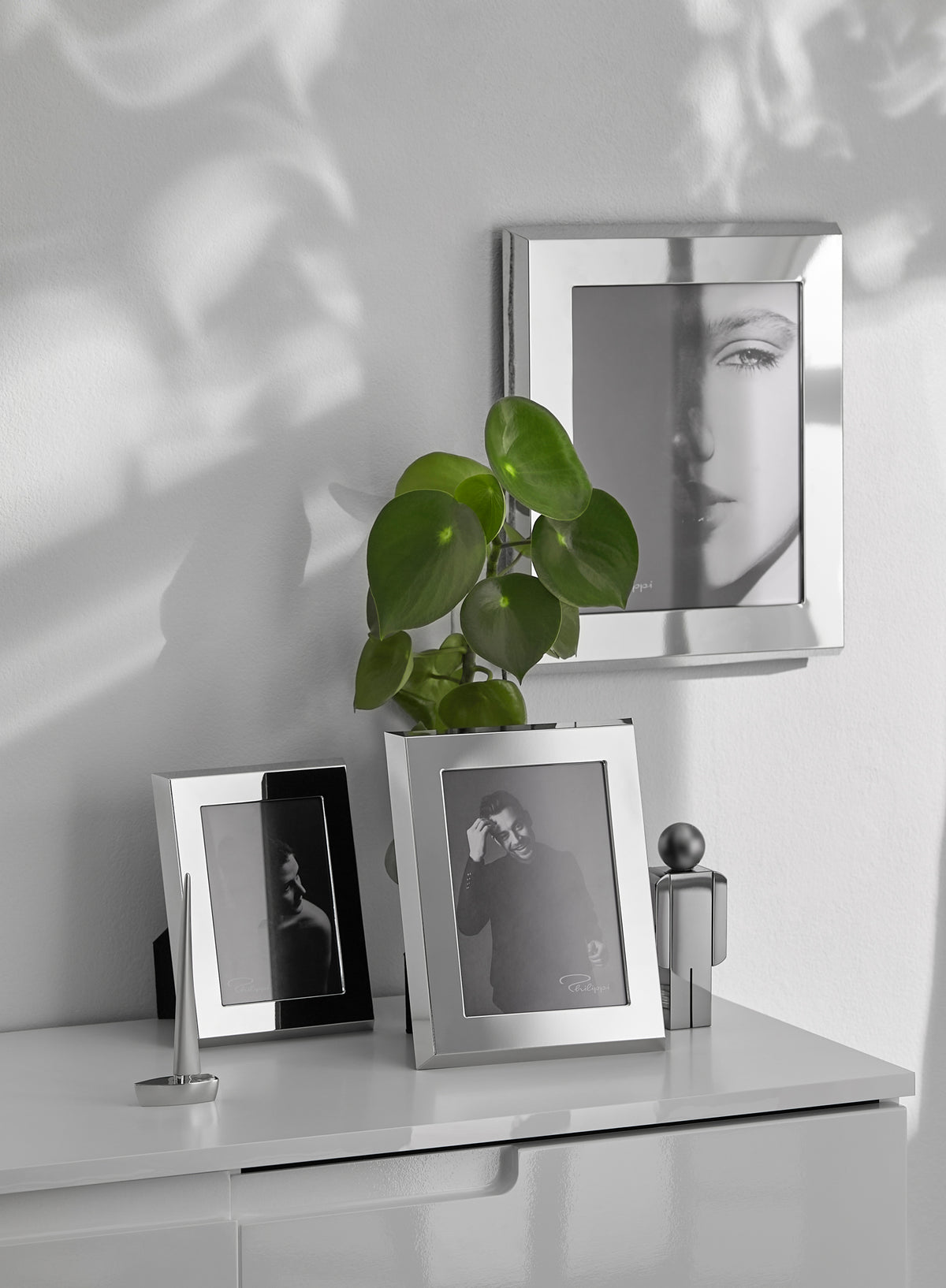 VI 173112_173113_173114_163003_moda_jonas_rahmen_figur_mood.jpg