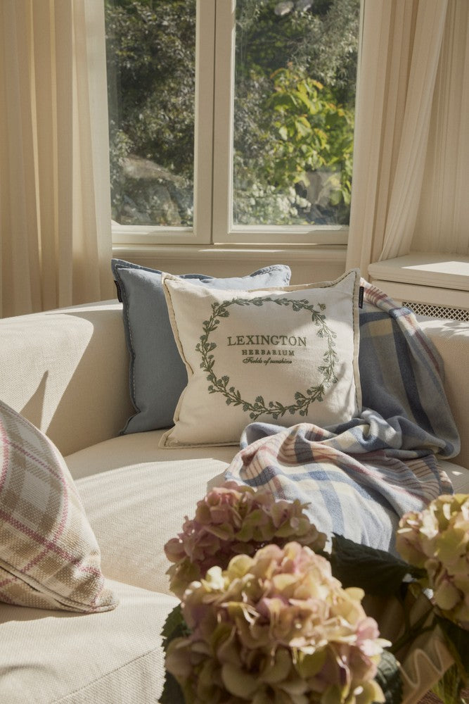 VI 19482_82970e0652-09_spring_sofa_indoor_104_.jpg