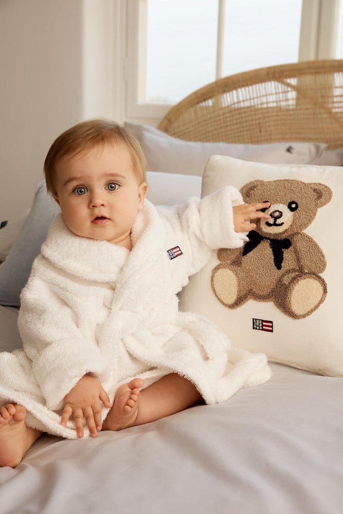 VI 19834_92f584d321-lexington_icons_babyrobe_04_260.jpg