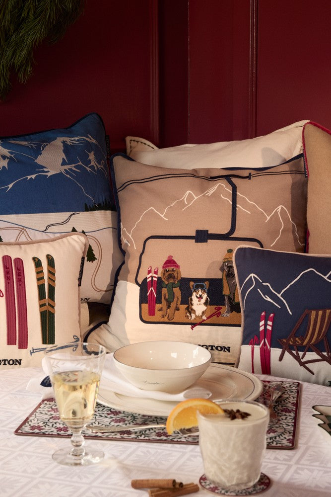 VI 20140_92829fb048-lexington_christmas_livingroom_afterski_closeup_007.jpg