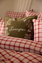 VI 20147_4df7086980-lexington_christmas_bed_red_closeup_009.jpg