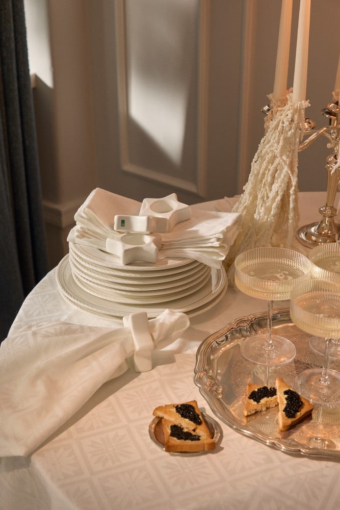 VI 20182_7f1759bf55-lexington_christmas_table_newyears_closeup_040.jpg