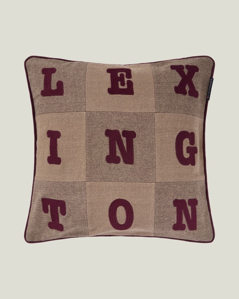 LEXINGTON Kissenbezug aus bio-baumwolle mit tweed-struktur und letter-patch, beige/brown/fig