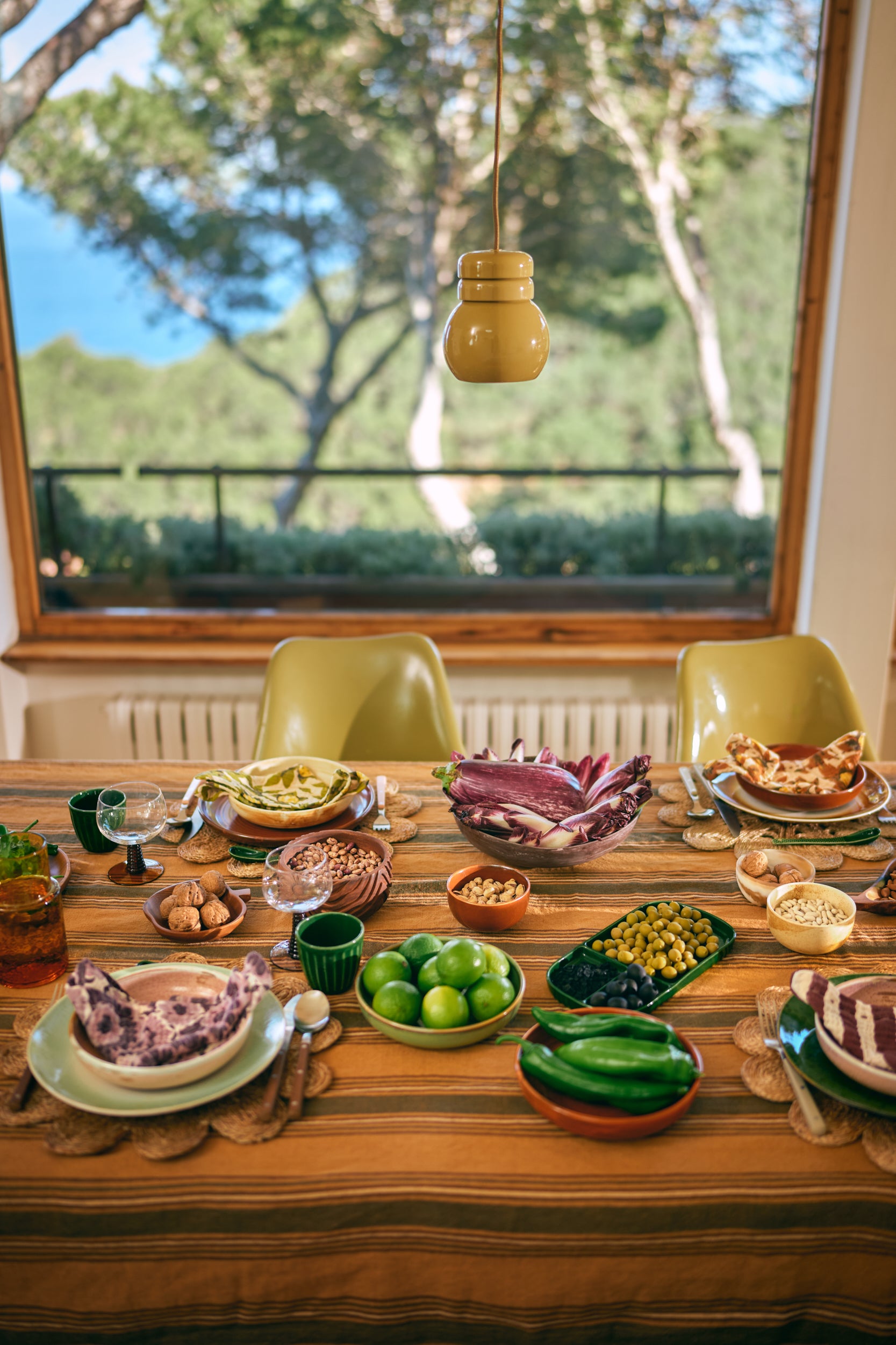 VI 2425_Collection_HKLIVING_Shoot_1_LR_-168.jpg