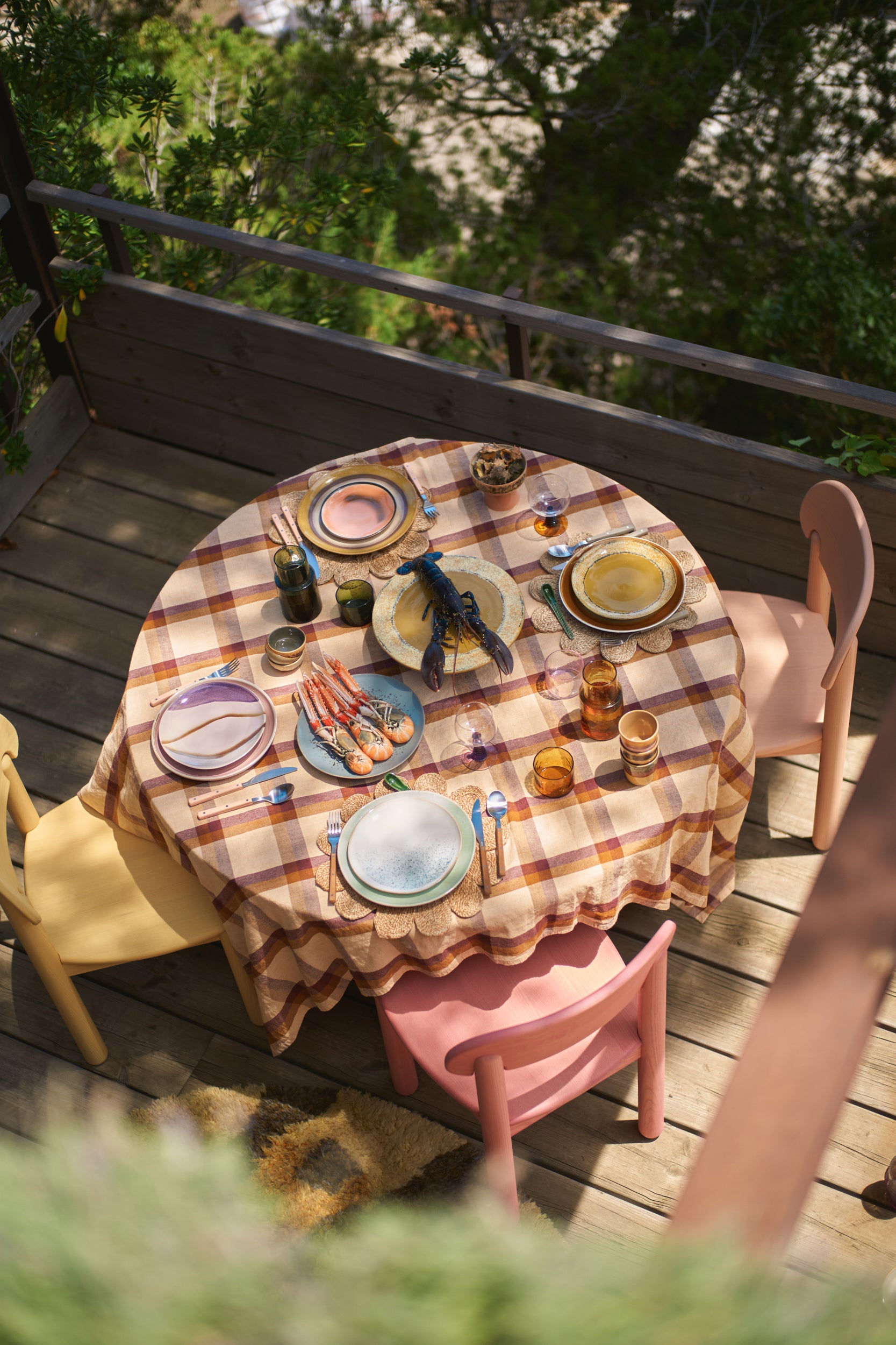 VI 2425_Collection_HKLIVING_Shoot_1_LR_-298.jpg