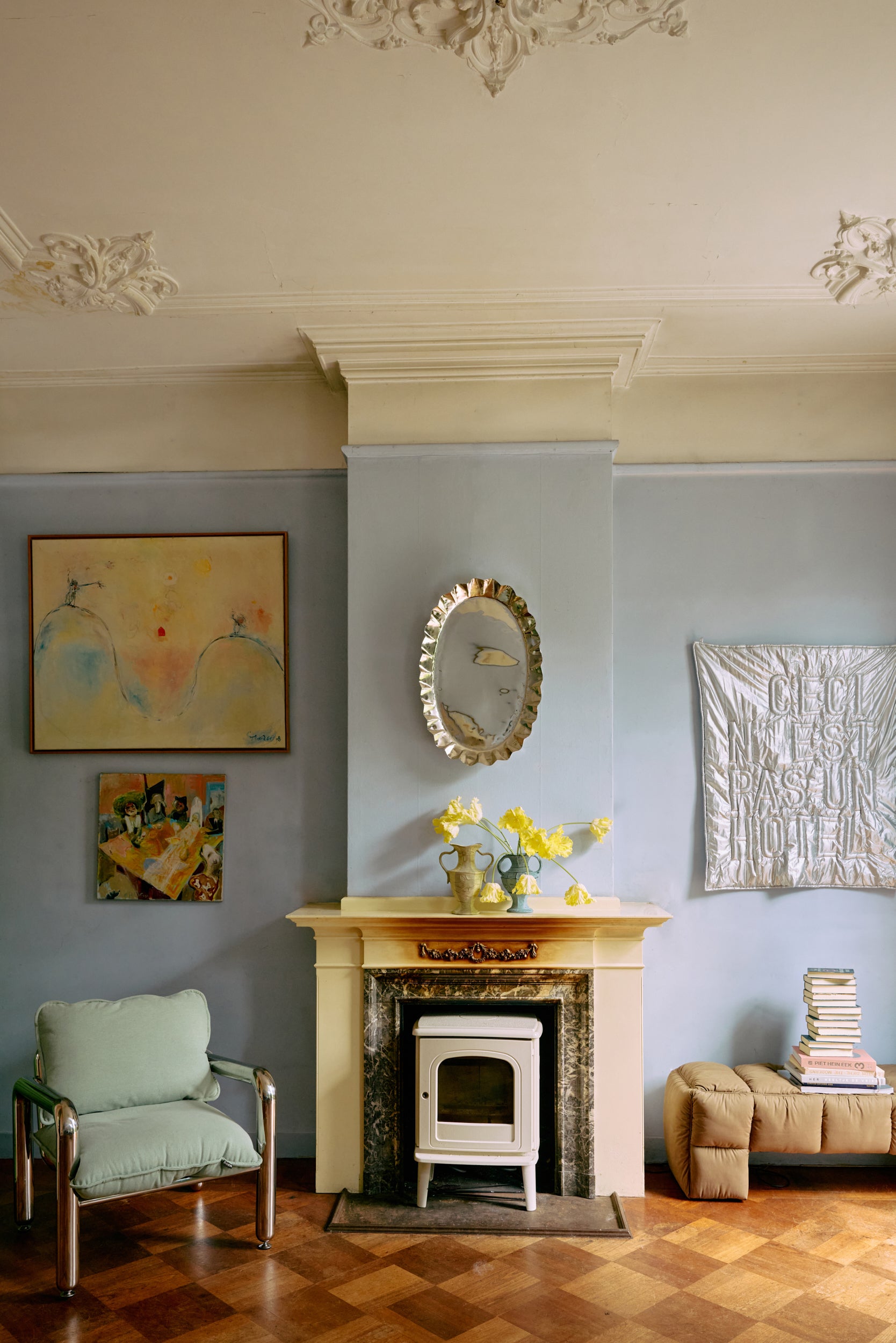 VI 2526_Collection_HKLIVING_Shoot_1_LR_068.jpg