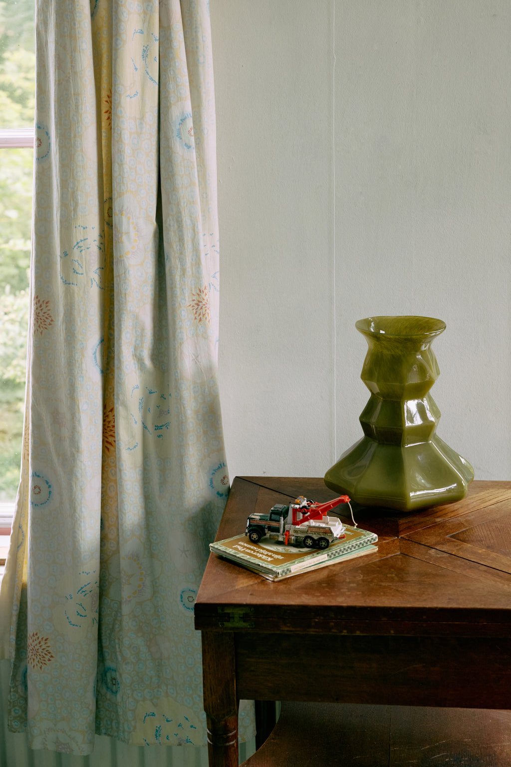 VI 2526_Collection_Shoot_HKLIVING_LR_030.jpg