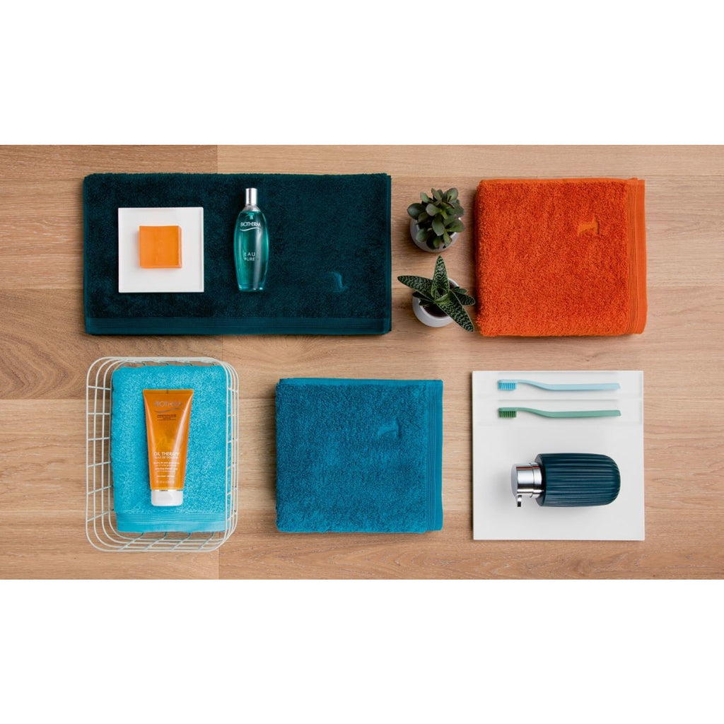 388990