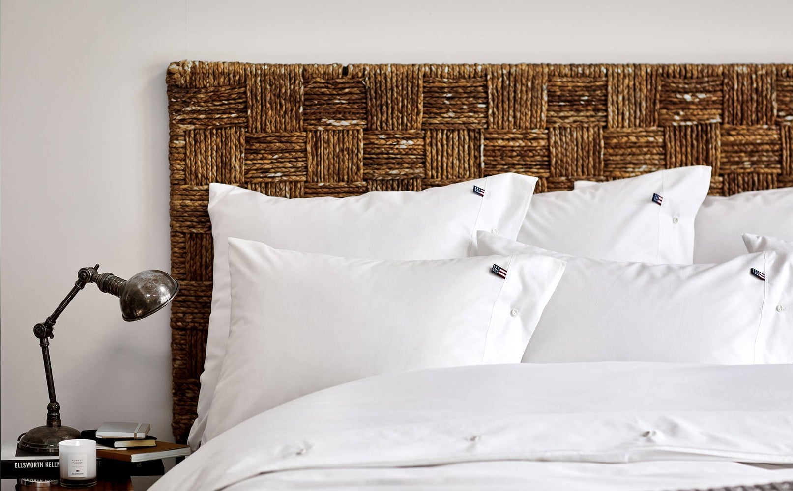 VI 4182_3afb11a263-icons-pin-point-white-bedding.jpg