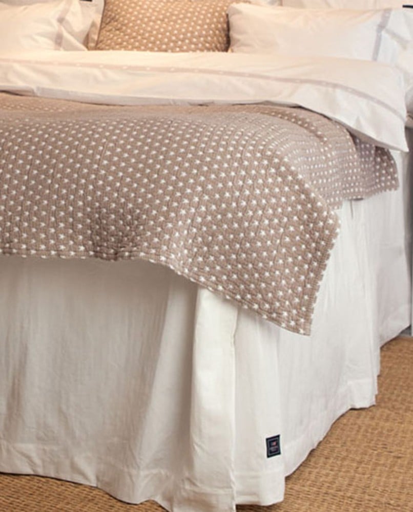 VI 4231_7e41be1839-bedskirt-1129x1400.jpg