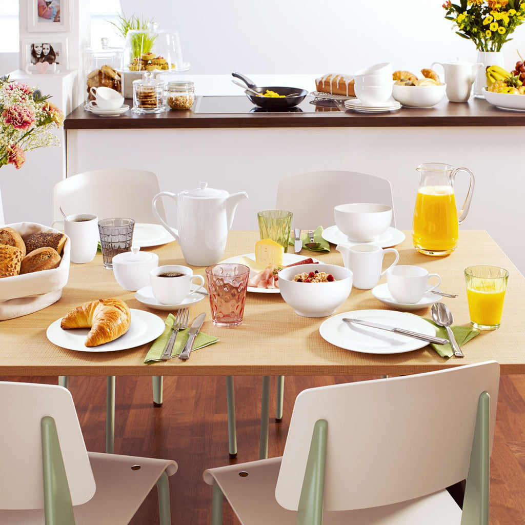 504557