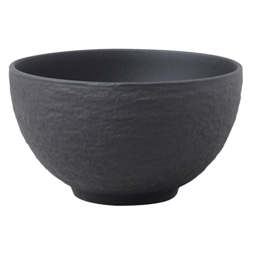 504690