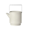 blomus MAKOTO Teekanne aus Steingut mit Metallhenkel – Silikon