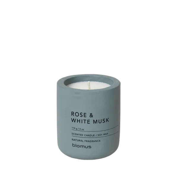 blomus FRAGA Duftkerze Rose & White Musk – Sojawachs