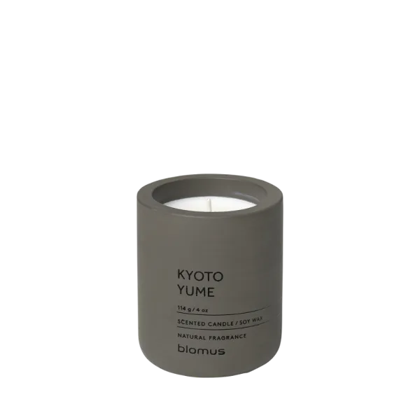 blomus FRAGA Duftkerze Kyoto Yume – Tarmac, Ø 6,5 cm