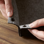 VI Filzknopf-Detail_e8a83011-6d5c-48f7-ad18-12938a217e1a.jpg