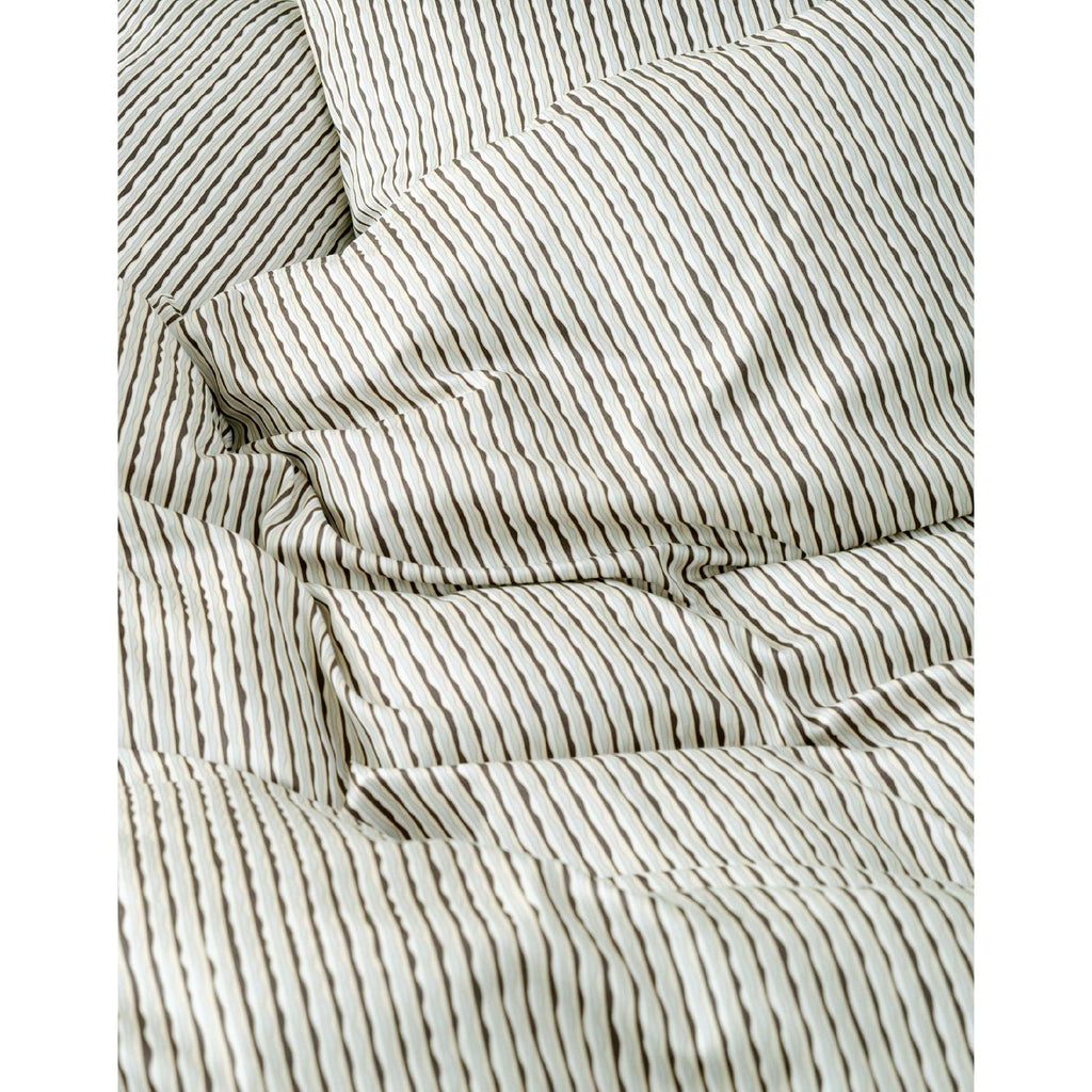 531025