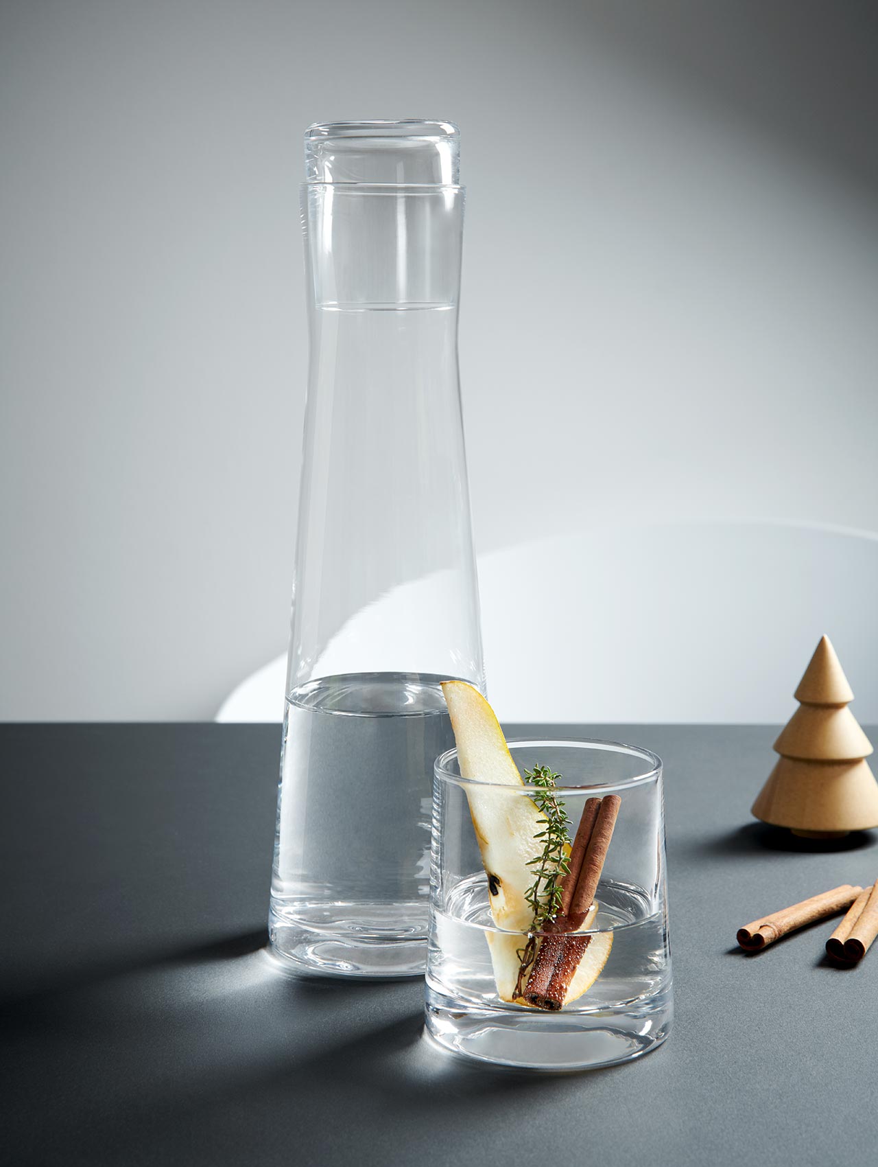 VI Lina-Karaffe-Glas-klar_4bd76d6e-aceb-41d6-a8a3-45fb2f0c9ab2.jpg