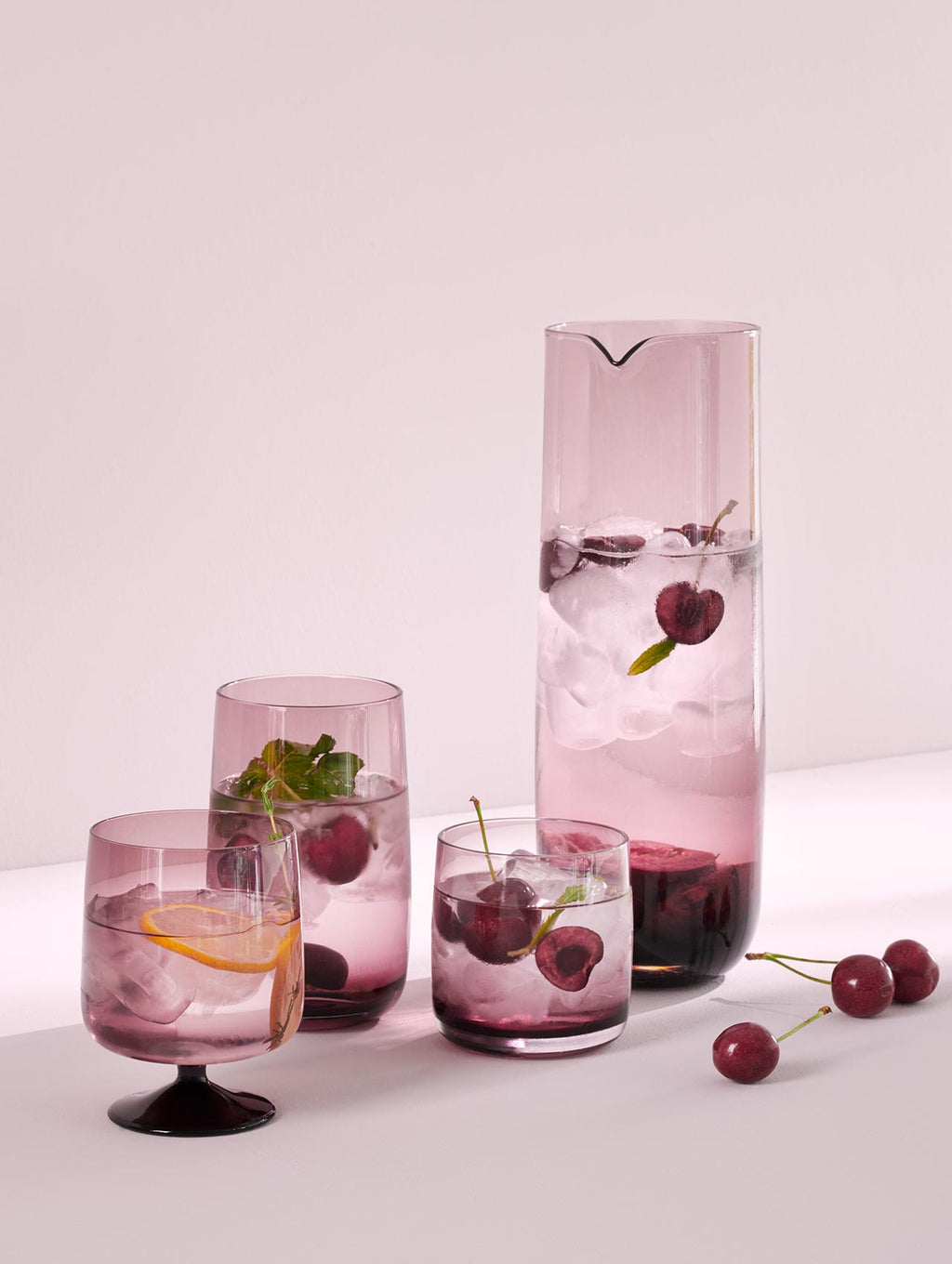 VI Sarabi-Berry-Karaffe-Gla--ser.jpg