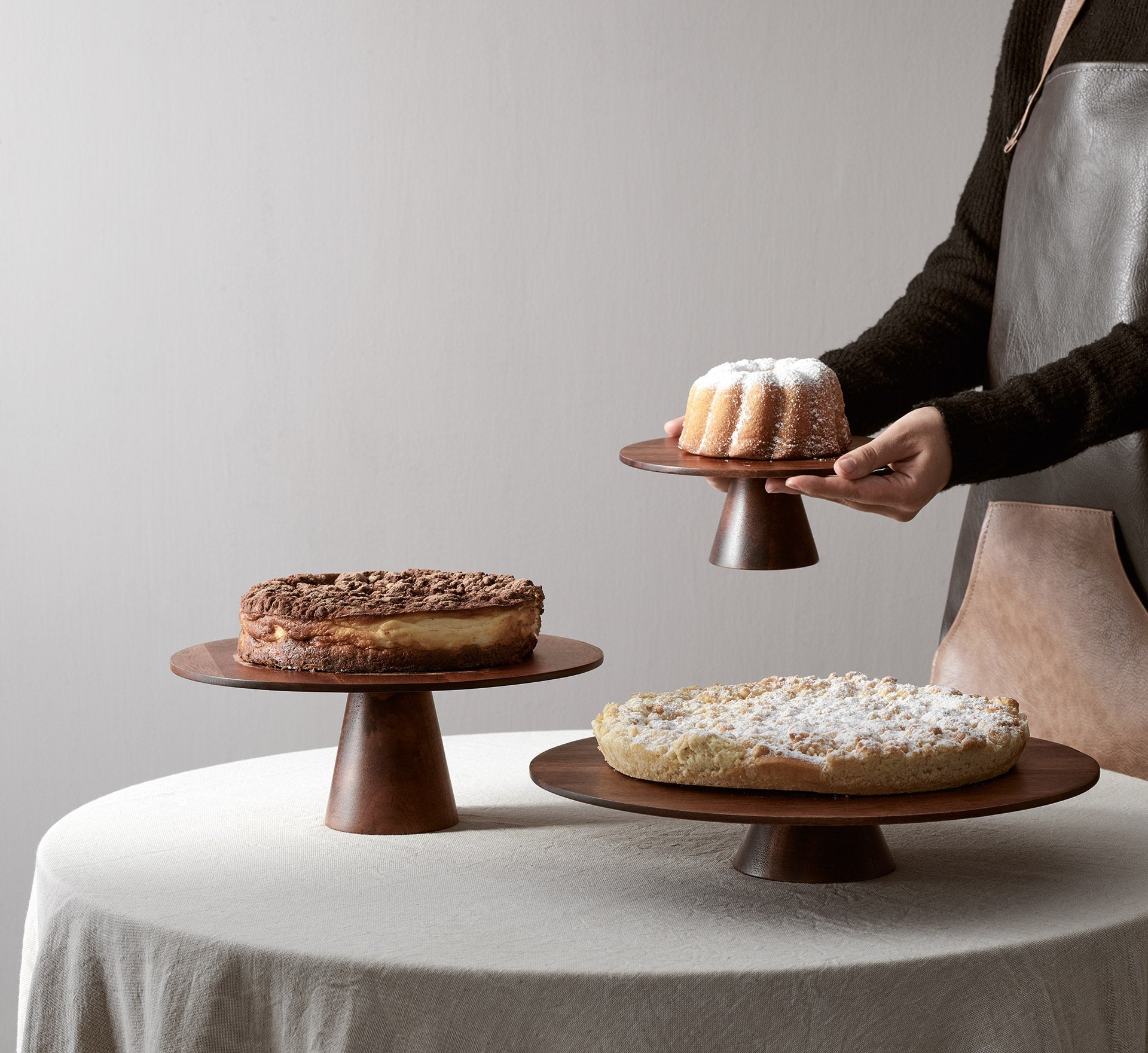 VI Wooden-Foodstands-Kuchen_f6934121-6380-4dba-ade3-303865758d30.jpg