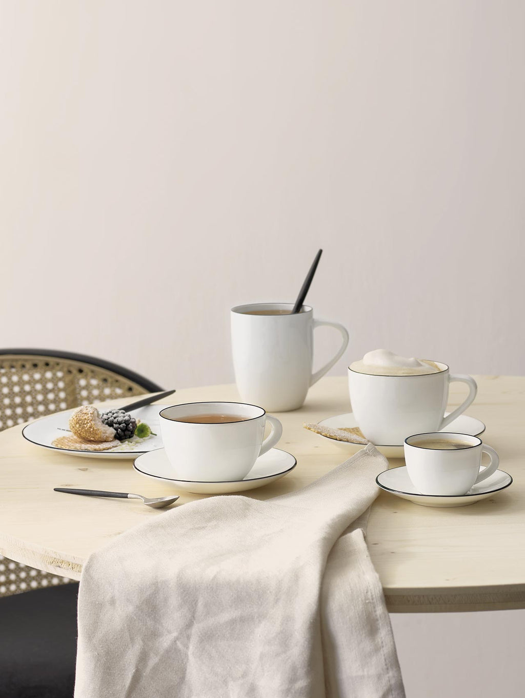 VI atable-Ligne-noire-Kaffee1_fd7ffcf7-5fe4-4608-9495-96efbfc02bbd.jpg