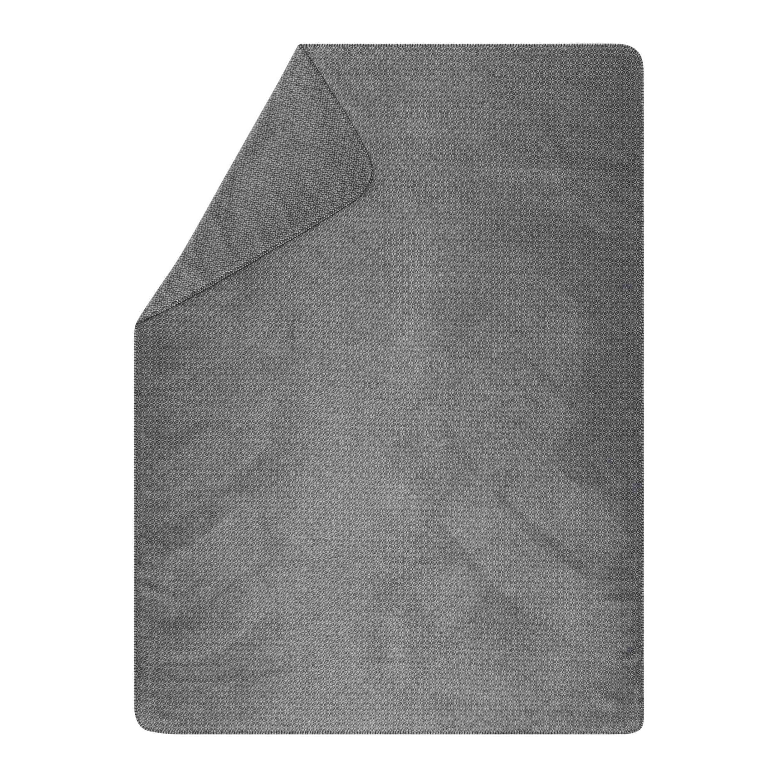 David Fussenegger Faux Uni Kuscheldecke