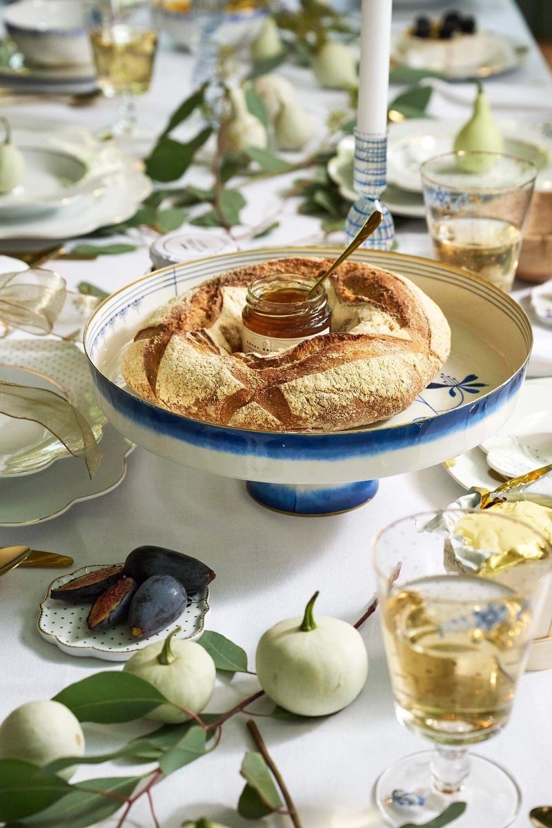 VI