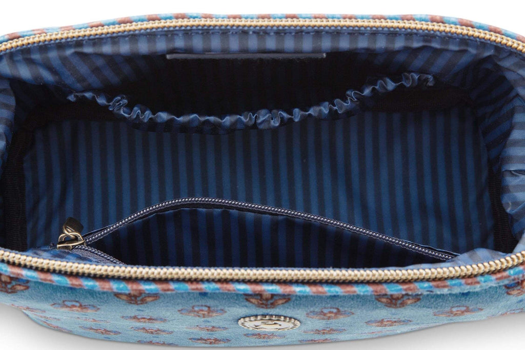 VI