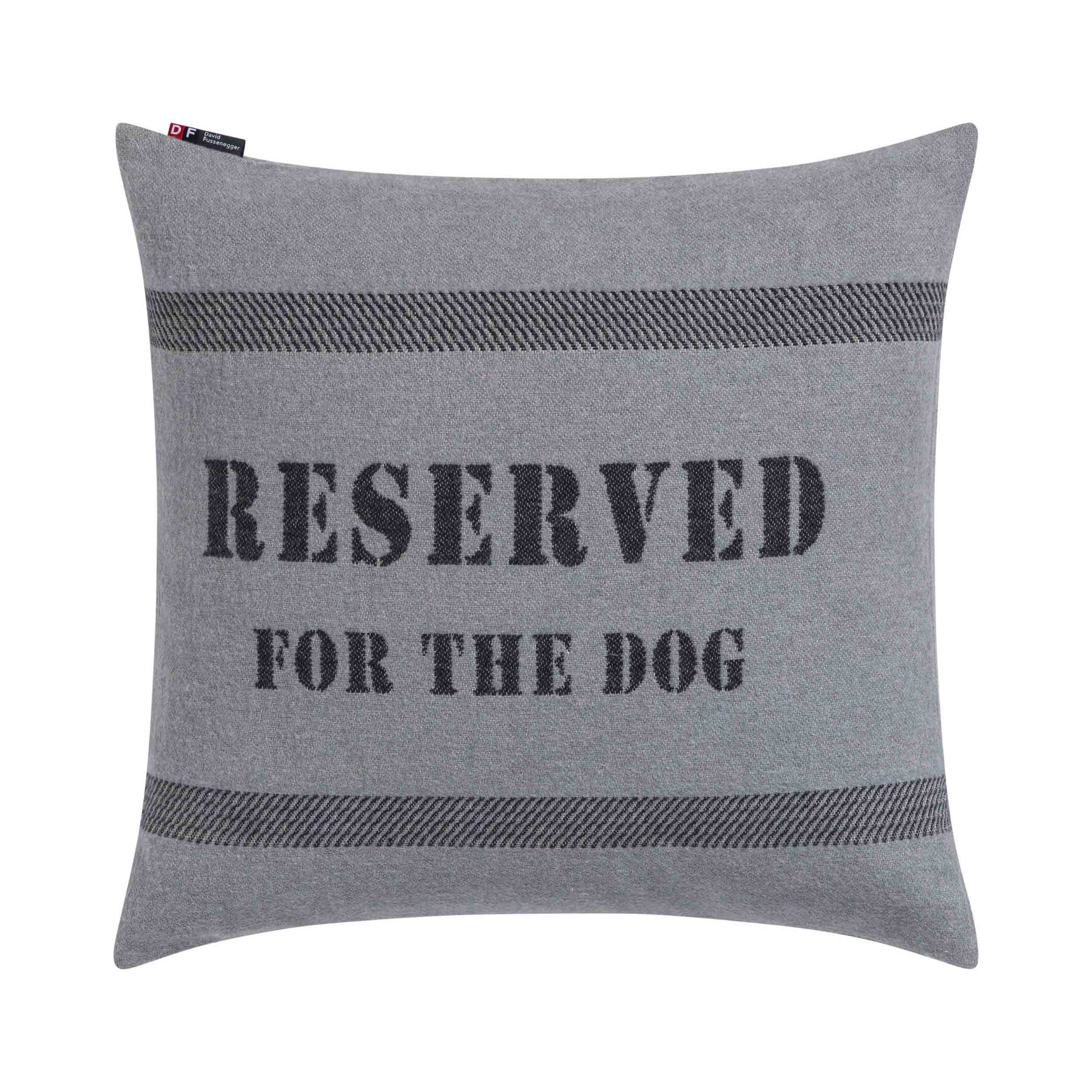 David Fussenegger Reserved for the dog Hundebett