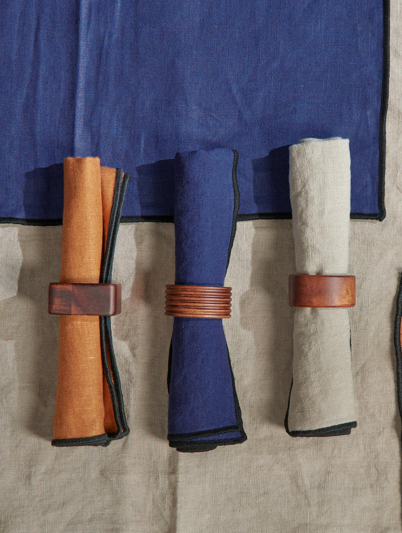 VI tablelinen-stonewashed-napkinrings_b71d9276-0d29-4e74-a3ff-fc7abd0d030c.jpg